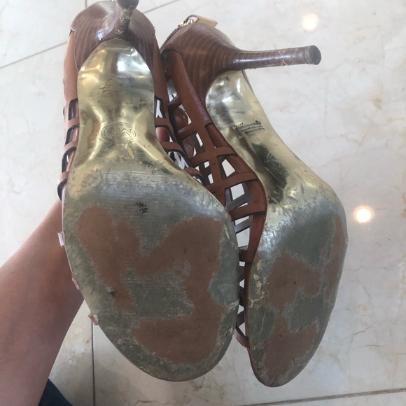 Michael Kors 36.5 Leather Heels Gorgeous Color - Picture 6 of 6